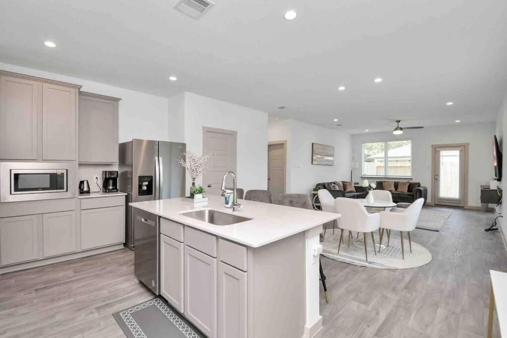 4Bedroom Escape - Near Med Center With Backyard هيوستن المظهر الخارجي الصورة