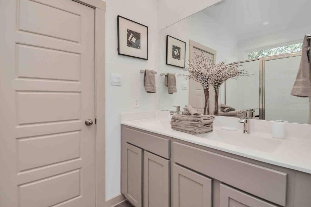4Bedroom Escape - Near Med Center With Backyard هيوستن المظهر الخارجي الصورة