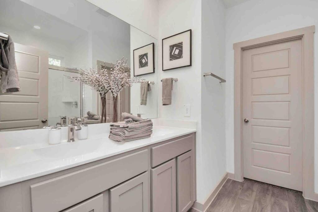4Bedroom Escape - Near Med Center With Backyard هيوستن المظهر الخارجي الصورة