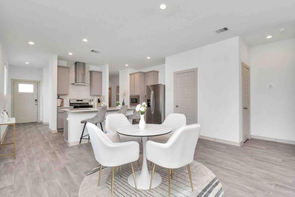 4Bedroom Escape - Near Med Center With Backyard هيوستن المظهر الخارجي الصورة